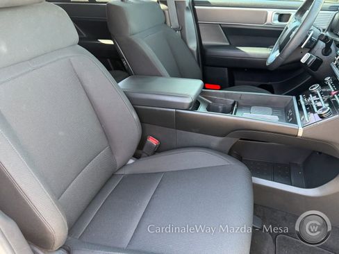 Used 2025 Hyundai Santa Fe SE FWD image 11
