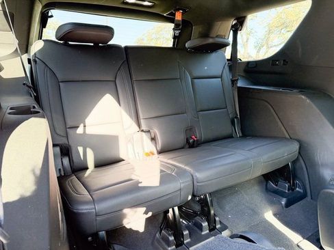 Used 2021 Chevrolet Tahoe Z71 w/ Luxury Package image 19