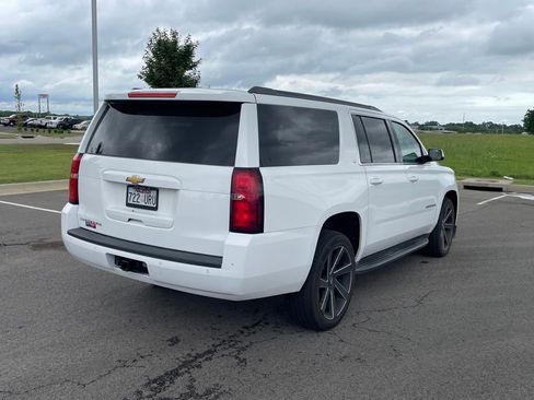 Used 2018 Chevrolet Suburban LT RWD image 7