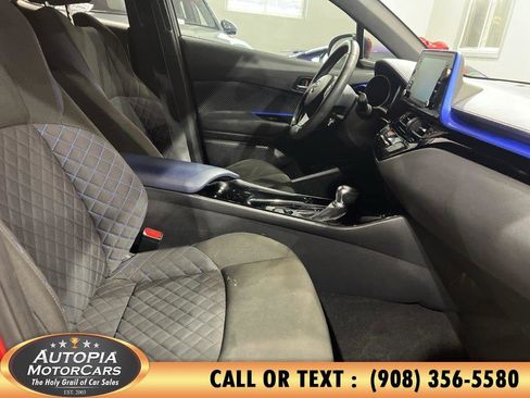 Used 2020 Toyota C-HR XLE image 13