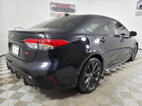 Used 2025 Toyota Corolla SE image 3