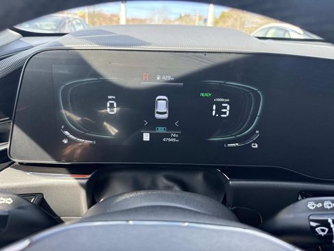 Used 2023 Kia Niro EX Touring FWD image 32
