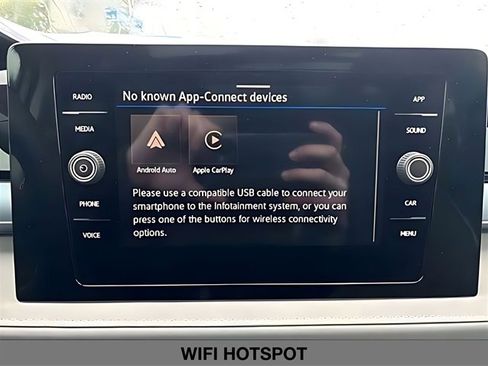 Used 2025 Volkswagen Taos SE w/ Panoramic Sunroof Package image 27