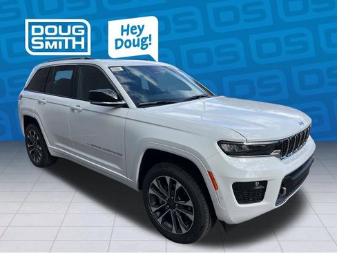 New 2025 Jeep Grand Cherokee Overland w/ Trailer Tow Package AWD/4WD image 7