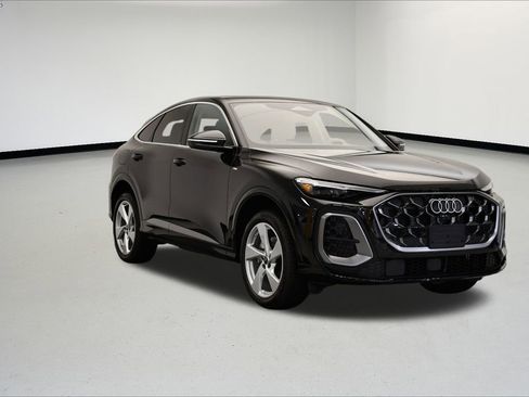 Used 2025 Audi Q5 Premium Plus w/ Premium Plus image 7