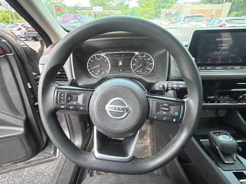 Used 2021 Nissan Rogue SV AWD/4WD image 11