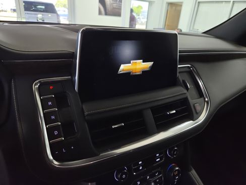Used 2023 Chevrolet Tahoe Premier AWD/4WD image 18