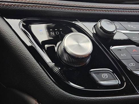 New 2026 Chrysler Pacifica Pinnacle image 24