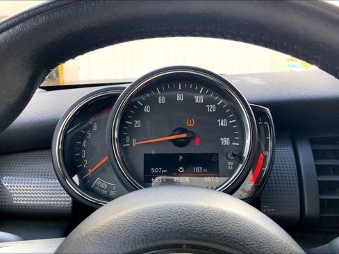 Used 2018 MINI Cooper 2-Door Hardtop image 16