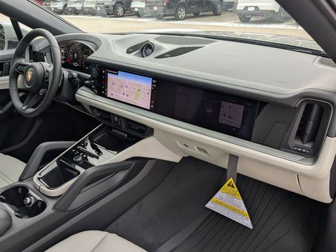 New 2026 Porsche Cayenne S AWD/4WD image 25