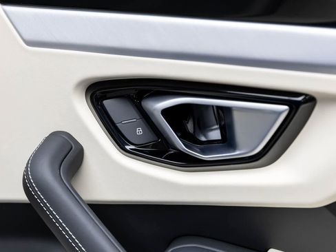 Used 2019 Lamborghini Urus image 50