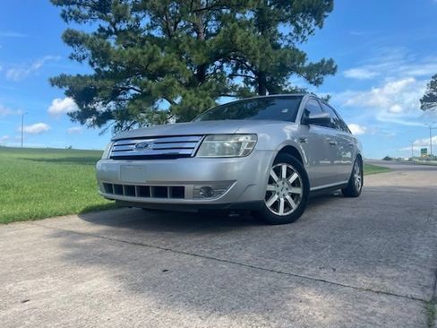 Used 2008 Ford Taurus SEL FWD image 2