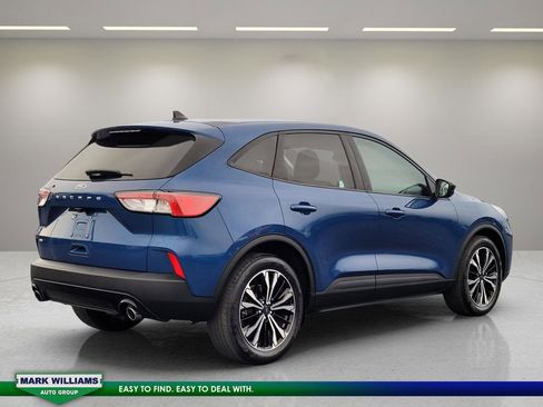 Used 2022 Ford Escape SE w/ SE Sport Appearance Package image 8