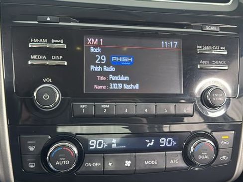 Used 2014 Nissan Altima 2.5 SV image 24