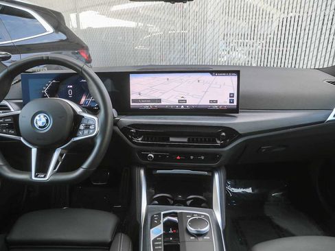 Used 2025 BMW i4 eDrive40 w/ M Sport Package image 9