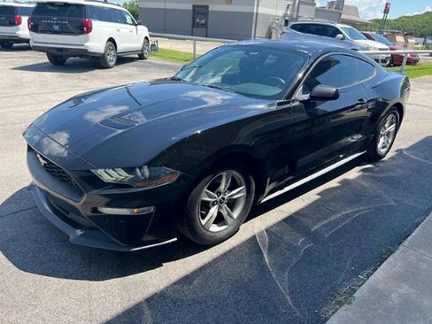 Used 2020 Ford Mustang Coupe RWD image 5