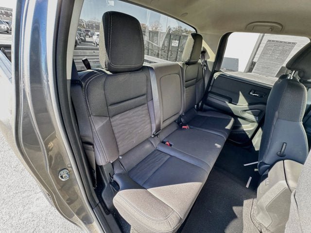 Used 2024 Nissan Frontier SV w/ Technology Package AWD/4WD image 17