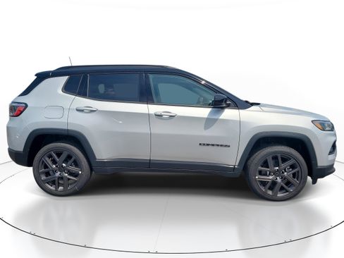 New 2026 Jeep Compass Limited AWD/4WD image 5