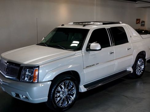 Used 2004 Cadillac Escalade EXT AWD/4WD image 66