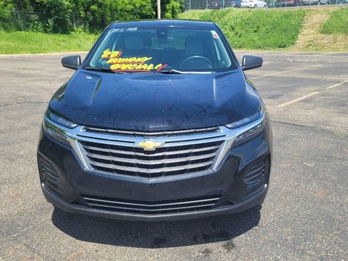 Used 2023 Chevrolet Equinox LS w/ LS Convenience Package FWD image 4