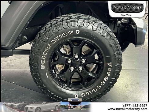 Used 2022 Jeep Wrangler Willys image 9