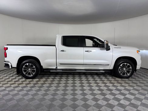 Used 2023 Chevrolet Silverado 1500 High Country w/ Technology Package AWD/4WD image 3