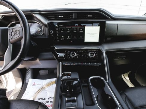 Used 2024 GMC Sierra 1500 Denali w/ Technology Package AWD/4WD image 31
