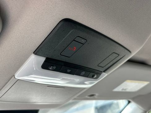 Used 2025 Nissan Rogue SV FWD image 11