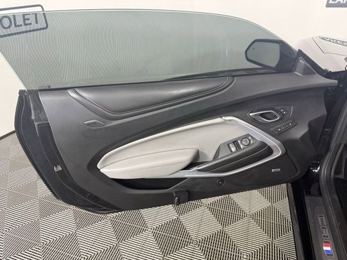 Used 2018 Chevrolet Camaro SS image 12