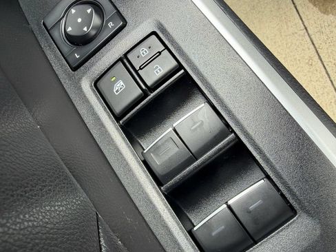 Used 2025 Toyota RAV4 XLE FWD image 20