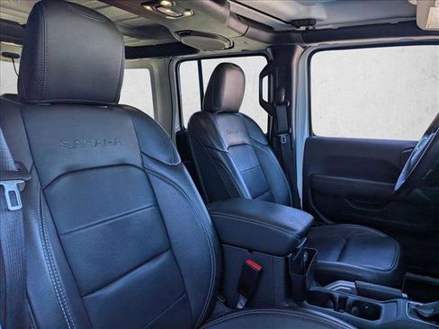 Used 2022 Jeep Wrangler Unlimited Sahara image 18