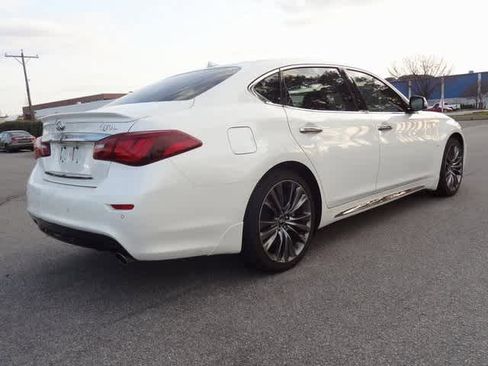 Used 2018 INFINITI Q70 L 3.7 image 3