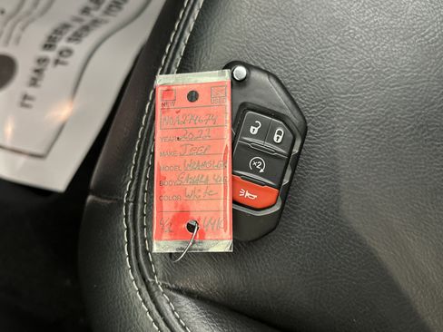 Used 2022 Jeep Wrangler Unlimited Sahara w/ Cold Weather Group image 33