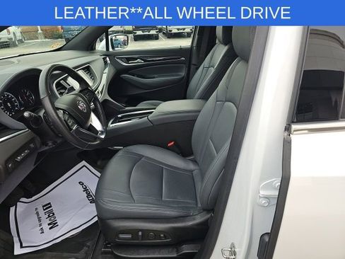 Used 2023 Buick Enclave Premium image 25