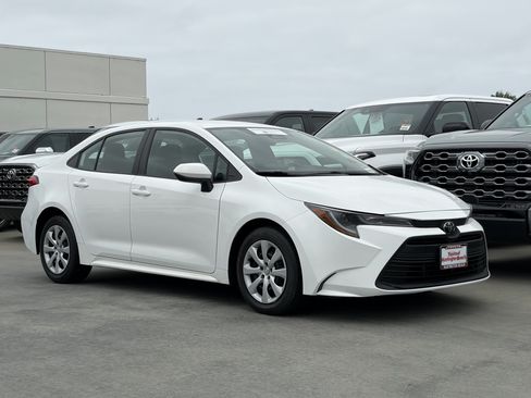 Certified 2023 Toyota Corolla LE FWD image 2
