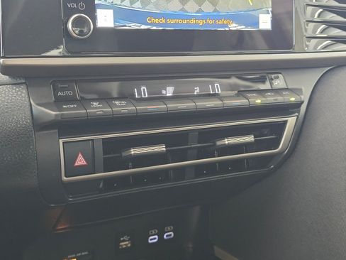 Used 2025 Toyota Camry LE FWD image 28