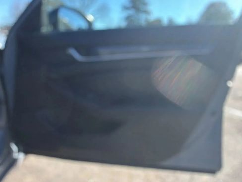 Used 2022 Honda Accord Sport image 9