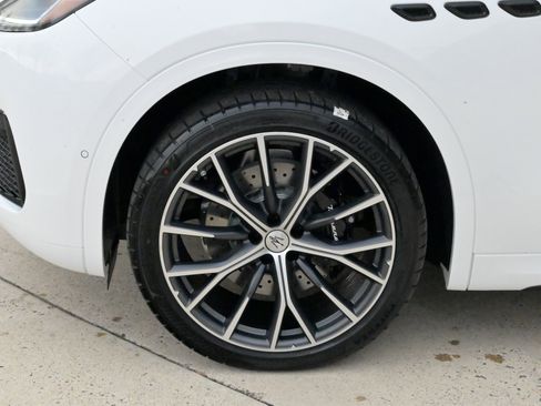 New 2026 Maserati Grecale Modena image 9