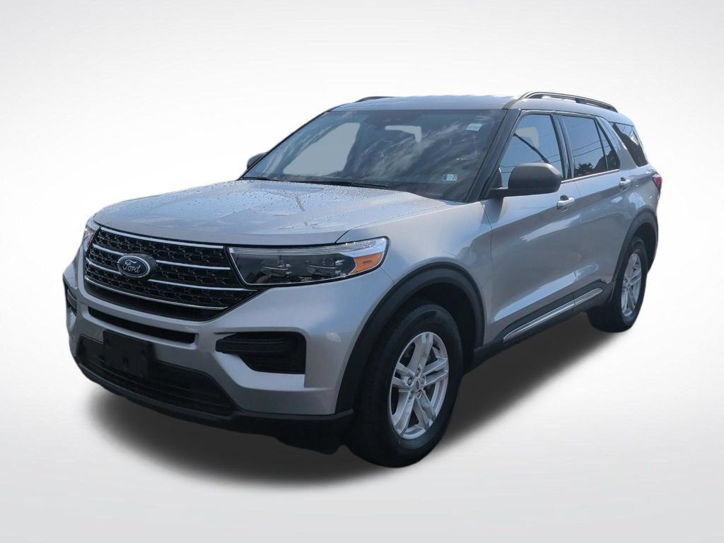 Used 2020 Ford Explorer XLT w/ Comfort Package AWD/4WD image 3