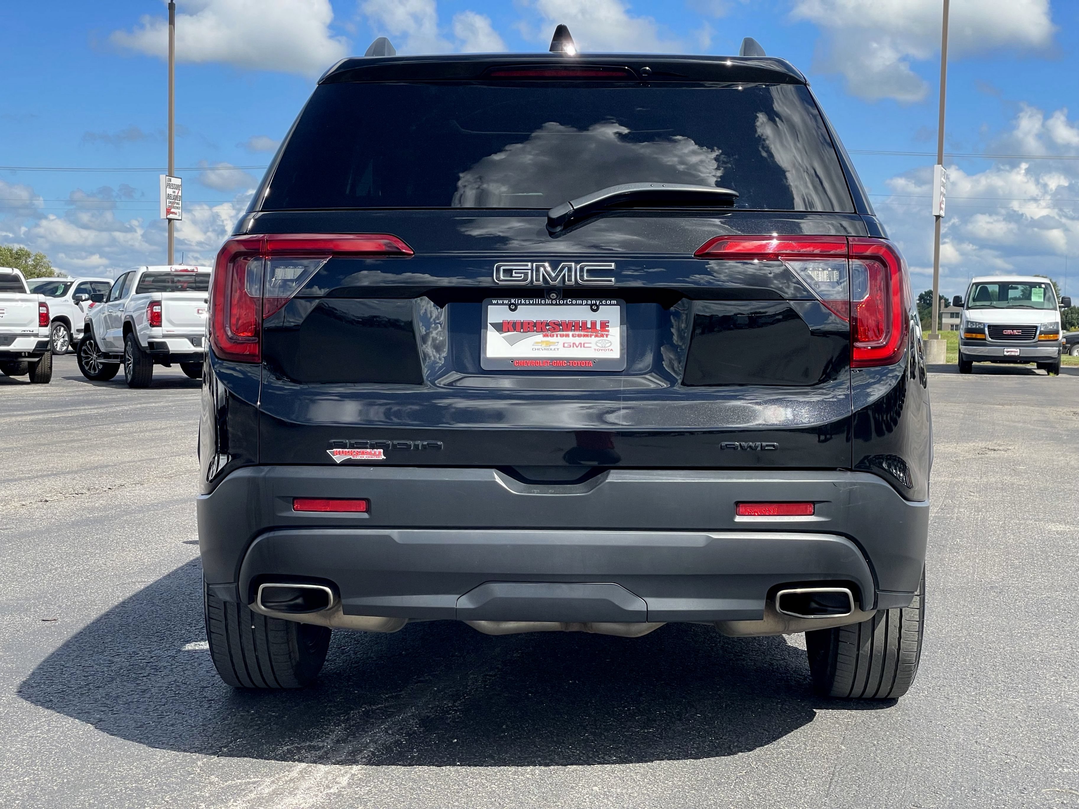 Certified 2023 GMC Acadia SLT w/ Elevation Edition AWD/4WD image 5