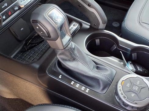 Used 2024 Ford Bronco Outer Banks image 16