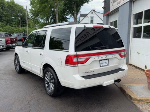 Used 2017 Lincoln Navigator Select AWD/4WD image 6