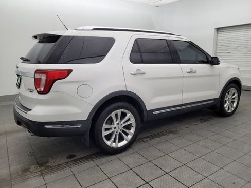 Used 2018 Ford Explorer Limited w/ Ford Safe & Smart Package FWD image 10