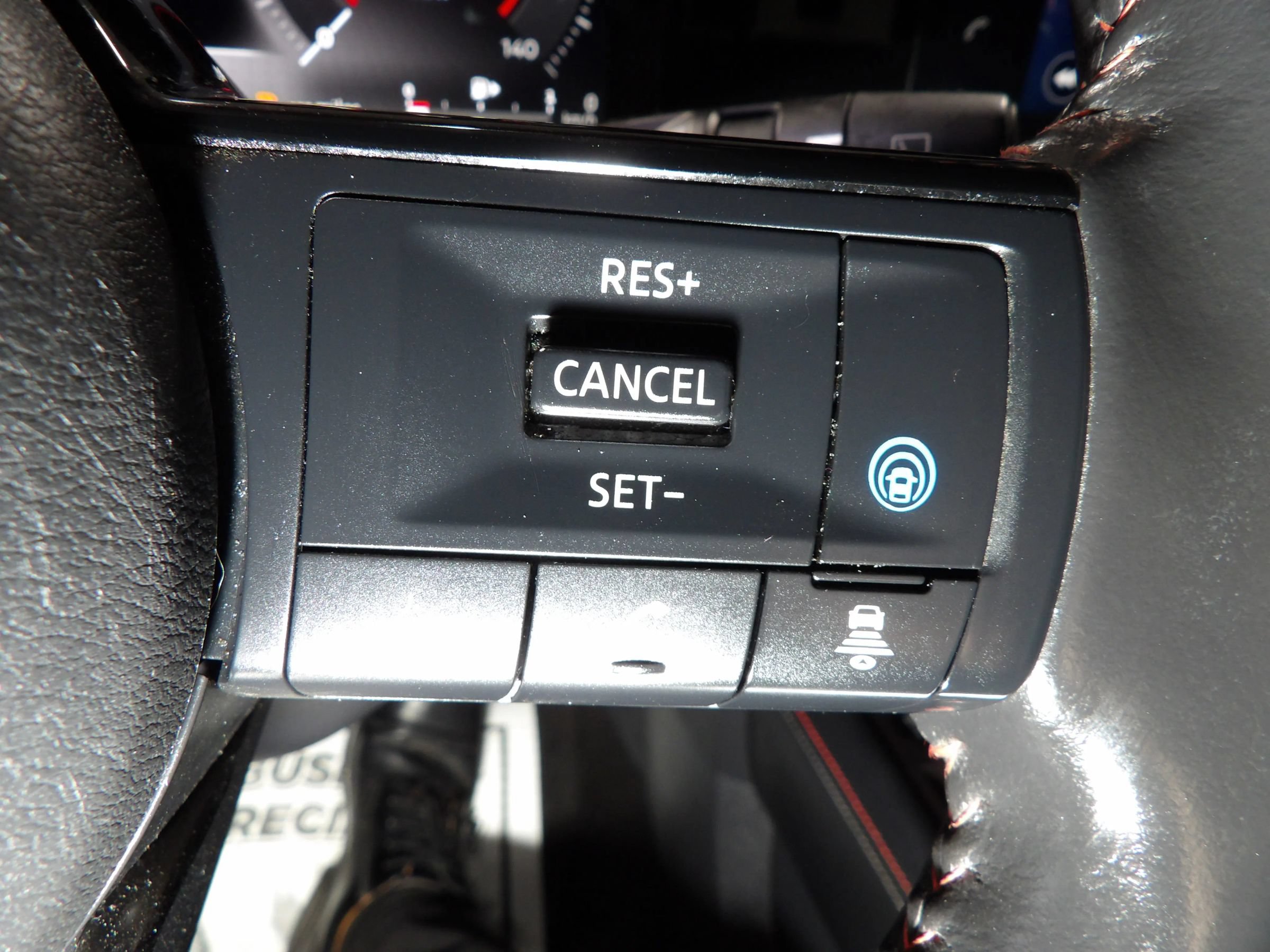 Used 2025 Nissan Kicks SR AWD/4WD image 20
