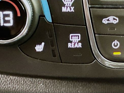 Used 2023 Chevrolet Traverse RS image 22