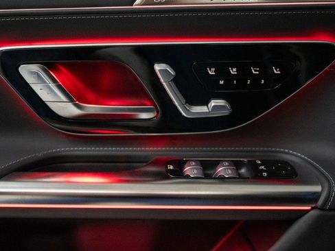 New 2026 Mercedes-Benz SL 63 AMG 4MATIC image 17