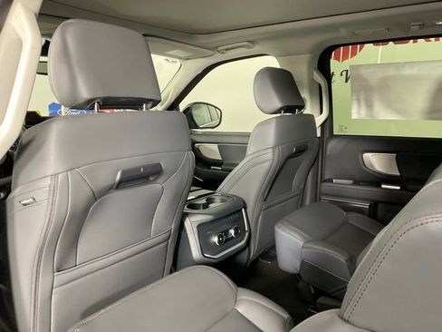 New 2025 Ford Expedition Active image 15