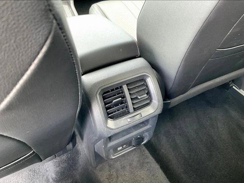 Used 2023 Volkswagen Tiguan SE FWD image 24