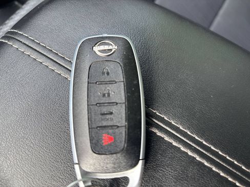 Used 2025 Nissan Sentra SV FWD image 18