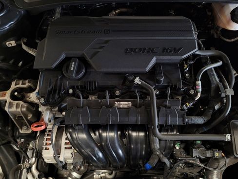 Used 2023 Hyundai Elantra SEL w/ Preferred Accessory Package image 30